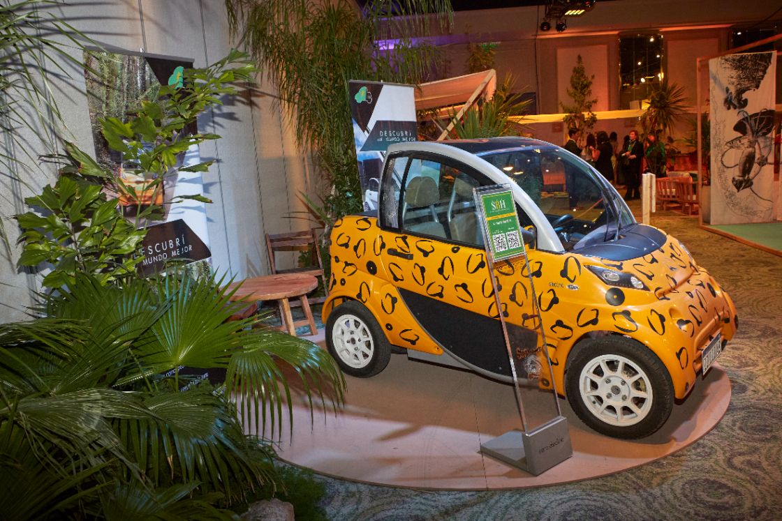 Sero Electric con diseño de manchas en el 1er Foro Empresarial Unión Europea - Argentina