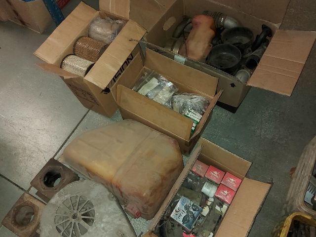 Repuestos nafteros para carros de golf en depósito