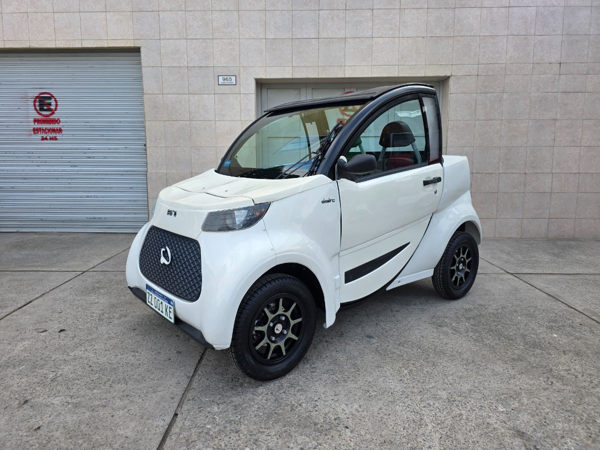 Sero Electric sedán usado blanco